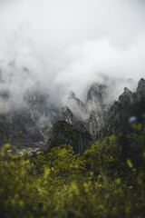 Berge mit Wolken Wetter in den Alpen 