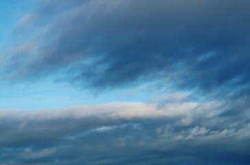 Obraz premium Winterlicher Wolkenhimmel