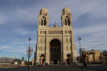 Fototapeta na wymiar La cathédrale de la Major, ou cathédrale Sainte Marie Majeure, vue de l'extérieur, ville de Marseille, département des Bouches du Rhône, France