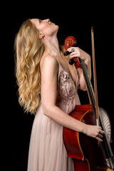 The viloncellist with her cello