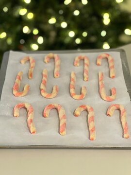 christmas cookie shaped like candy canes