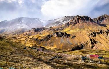 Papier Peint photo autocollant Vinicunca Andean landscape at Vinicunca Rainbow Mountain near Cusco in Peru