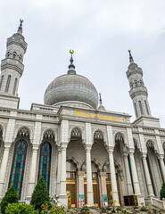 Fototapeta na wymiar The Exterior of the Mosque in Geermu City 