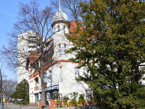 Villa im Fr&uuml;hling im Stadtteil Halensee, Berlin