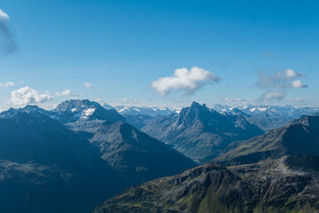 Panoramablick über die Alpen