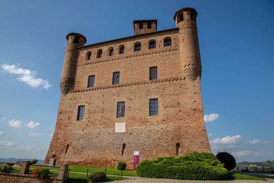 Castello di Grinzane Cavour