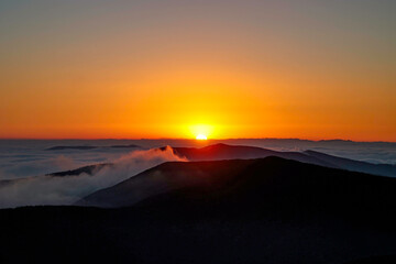 Fototapeta na wymiar Sunset and Sea of Clouds Australia 日の入りと雲海　オーストラリア