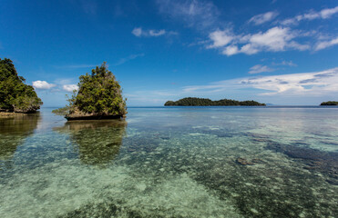 Fototapeta na wymiar A view of Kadidiri island in Sulawesi