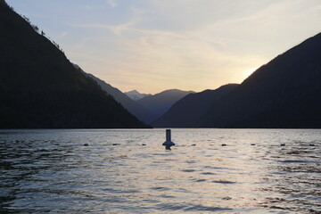 Obraz premium Amazing sunset at lake Seton. Wonderful road trip through Banff and Jasper national park in British Columbia, Canada. An amazing day in Vancouver. What a beautiful nature in Canada.