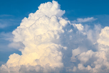 Fototapeta na wymiar Large cumulonimbus cloud, summer convection