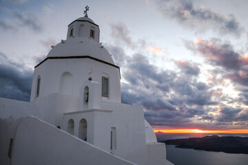 Fototapeta na wymiar santorini griechenland insel landschaft greek kirche