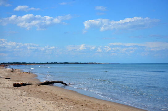 Leerer Strand an der Adria