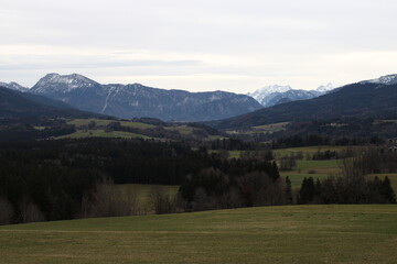 blick über stadt in bayern mit kirche