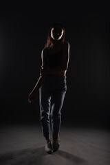 Obraz premium Silhouette of young girl