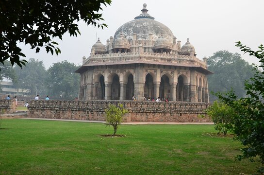 Tomb of Isa Khan Niazi, Delhi