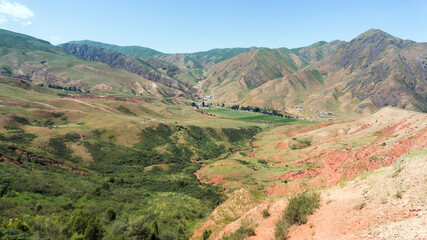 Fototapeta na wymiar Montagnes kirghizes