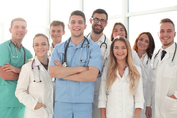 Fototapeta premium group of successful medical center professionals standing together