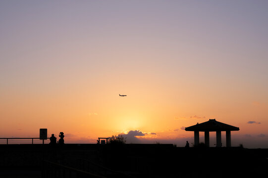 沖縄　北谷フィッシャリーナの夕景
