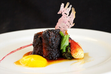 Diferentes platos gourmet de la gastronomía mundial, diseñados mediante la aplicación de...