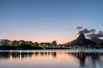 Fototapeta premium sunset at the Rodrigo de Freitas Lagoon in Rio de Janeiro - Brazil.