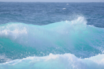生月島・西海岸の海の波