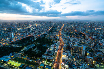 Fototapeta premium 天王寺のホテルから見る大阪の夜景