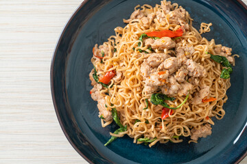 stir-fried instant noodles with basil and minced pork