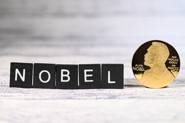 Alfred Nobel prix medaille lauréat sciences scientifique medecine litterature paix