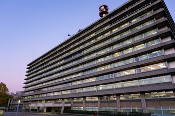 Naklejka premium 東京都千代田区 中央合同庁舎第3号館 夕方