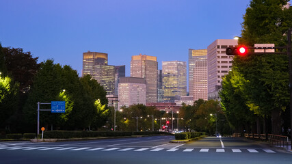 東京都千代田区 国会前から見える丸の内の高層ビル分 夕暮れ