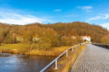 Fototapeta premium Historische Werrabrücke an der Grenze zwischen Thüringen und Hessen bei Vacha 