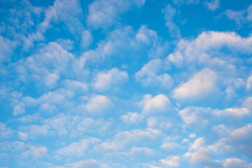 Fototapeta premium White clouds and blue sky