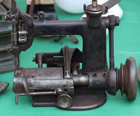 antique sewing machine