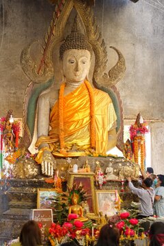 buddha statue temple