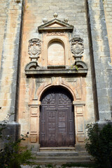 Fototapeta na wymiar Puerta renacentista de la Colegiata de Santiago en Castellar, provincia de Jaén, españa. Pueblos de Jaén.