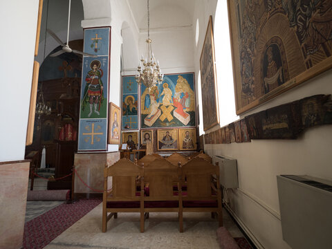 Interior de la Iglesia de San Jorge, en Madaba, Jordania, Asia