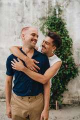 Naklejka premium Gay Couple spend time together outdoors