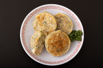 ニラ饅頭