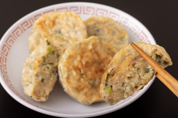ニラ饅頭