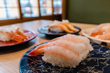 一人回転寿司　甘えび　寿司