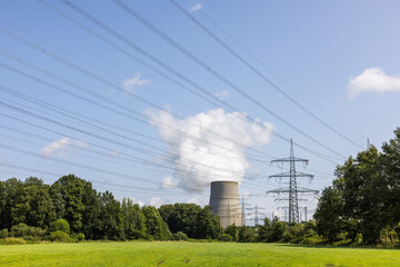 Atomkraftwerk oder Kernkraftwerk