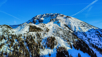 Berg mit Schnee