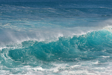 Fototapeta na wymiar Beautiful ocean waves.