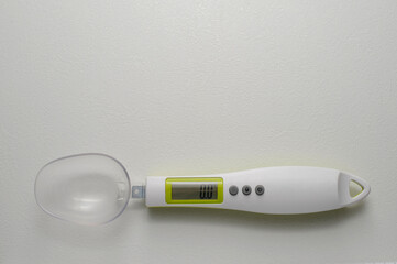 digital measuring spoon-scales for diabetics, athletes and people on a diet