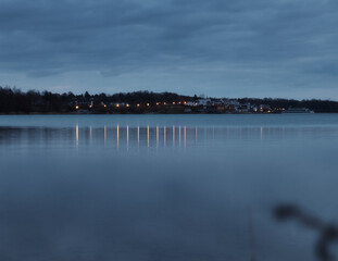 Morgen am Markkleeberger See, Winter, Nebel und Wolken über dem Wasser, Markkleeberg bei Leipzig,...