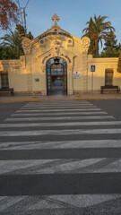 Obraz premium Puerta principal del cementerio Nuestra Señora del Remedio de Alicante