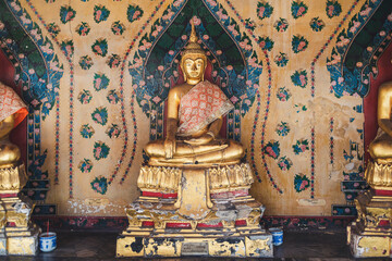 Obraz premium Buddha Statue in Tempel in Bangkok, Thailand