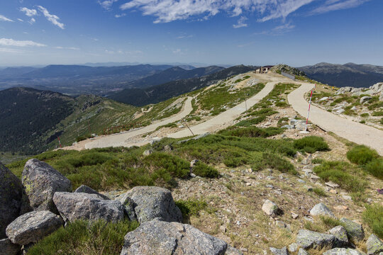 Hiking to "Bola del Mundo" mountain near Madrid (Spain)
