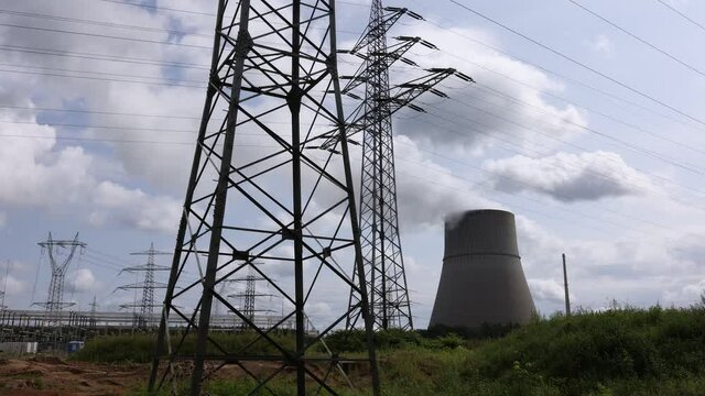 Atomkraftwerk oder Kernkraftwerk