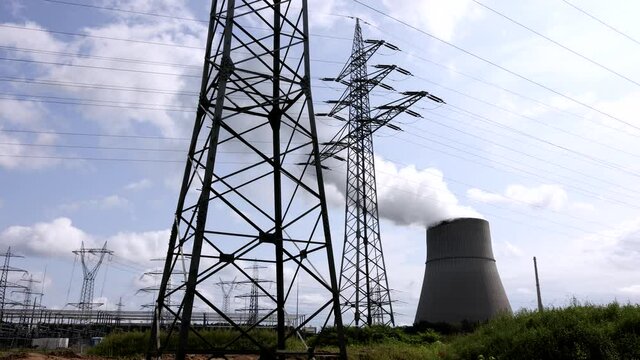 Atomkraftwerk oder Kernkraftwerk